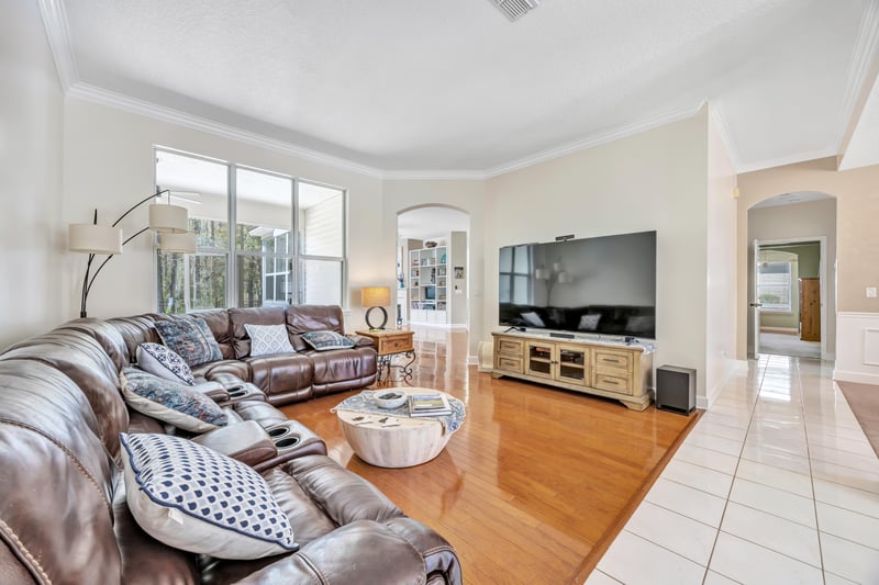 Photo 11 of 636 Wyndham Ct, Orange Park, FL 32073, photographed by Megapixeler