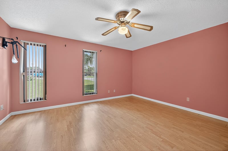 Photo 17 of 10164 Arrowhead Dr, Jacksonville, FL 32257, photographed by Megapixeler