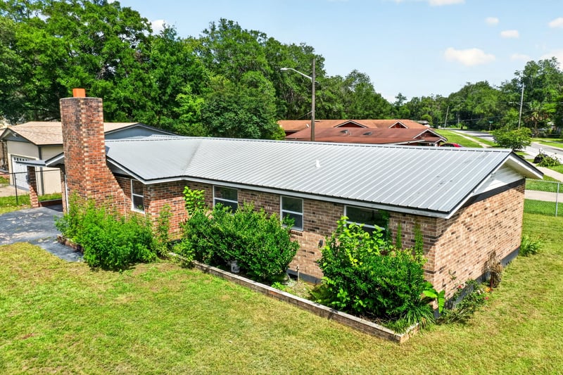 Photo 6 of 3842 Winton Dr, Jacksonville, FL 32208, photographed by Megapixeler