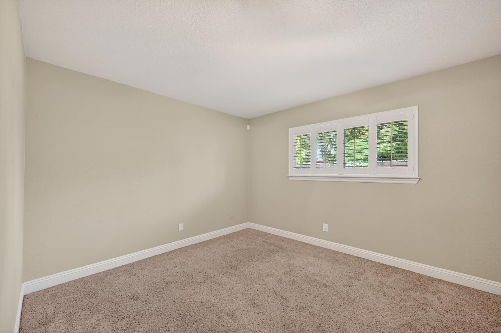 3132 W Alluvial Ave, photo 33