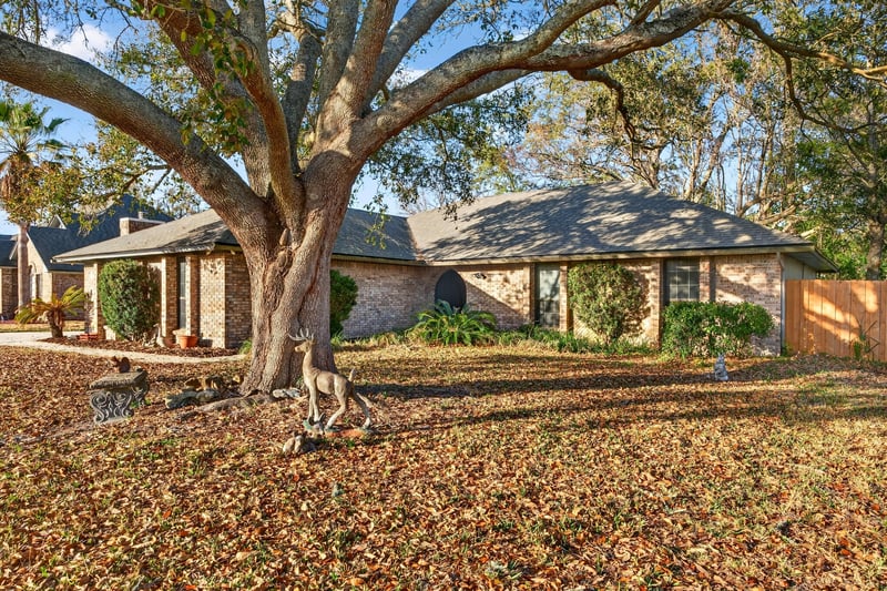 Photo 2 of 2479 Stonebridge Dr, Orange Park, FL 32065, photographed by Megapixeler