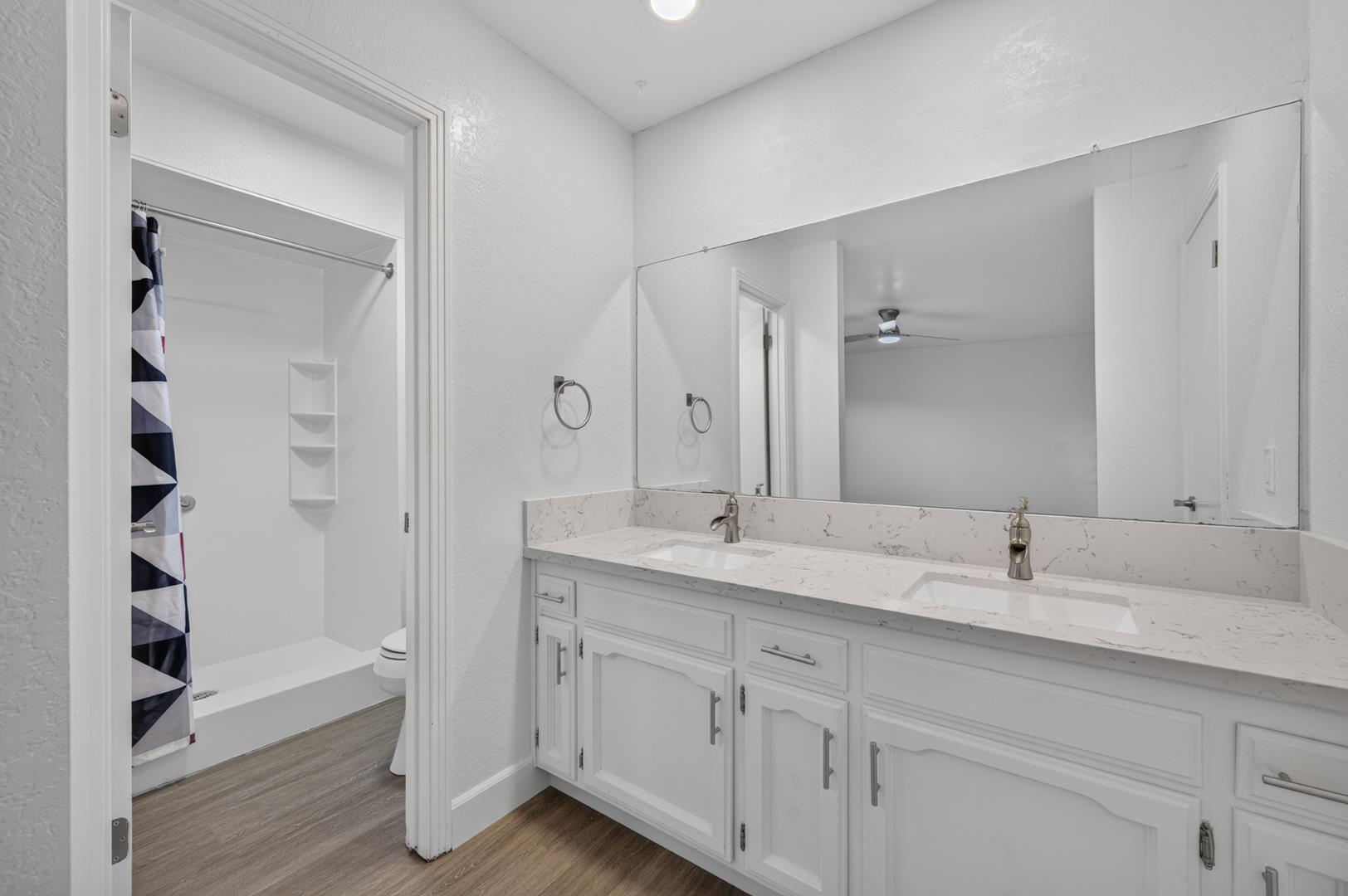 1657 Willow Ave, photo 43