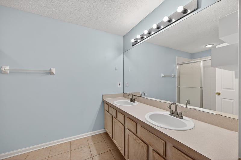 Primary Bathroom at 13727 Richmond Park Dr N unit 105, Jacksonville, FL 32224