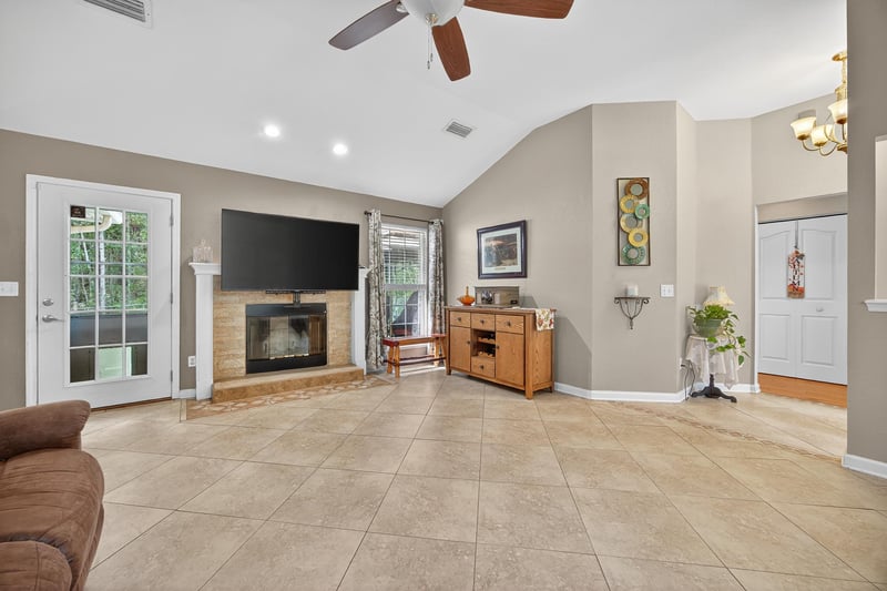 Photo 9 of 4348 Eli Whitney Dr, Middleburg, FL 32068, photographed by Megapixeler