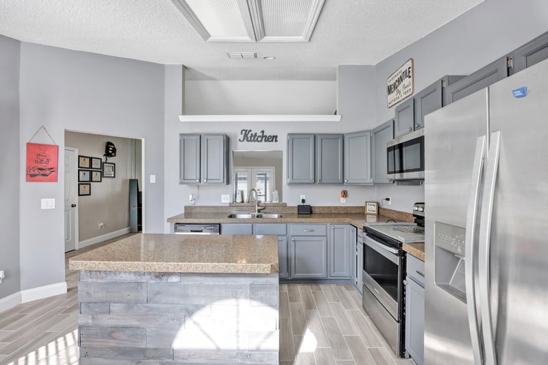 Photo 8 of 10575 Otter Creek Dr, Jacksonville, FL 32222, photographed by Megapixeler