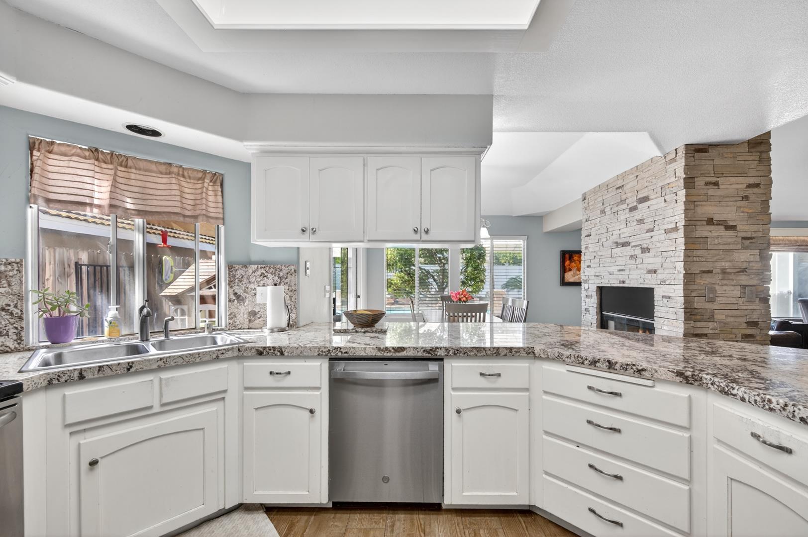 6367 N Selland Ave, photo 23
