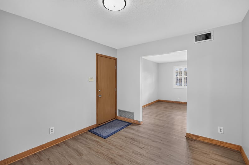 Hallway with view to front entry door at 1834 Memory Ln, Jacksonville, FL