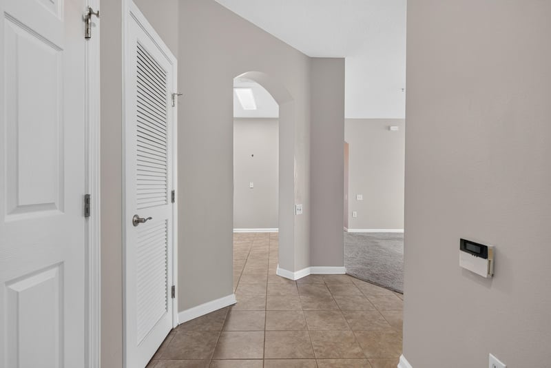 Entry hallway with tile floor at 7990 Baymeadows Rd E #404, Jacksonville, FL 32256