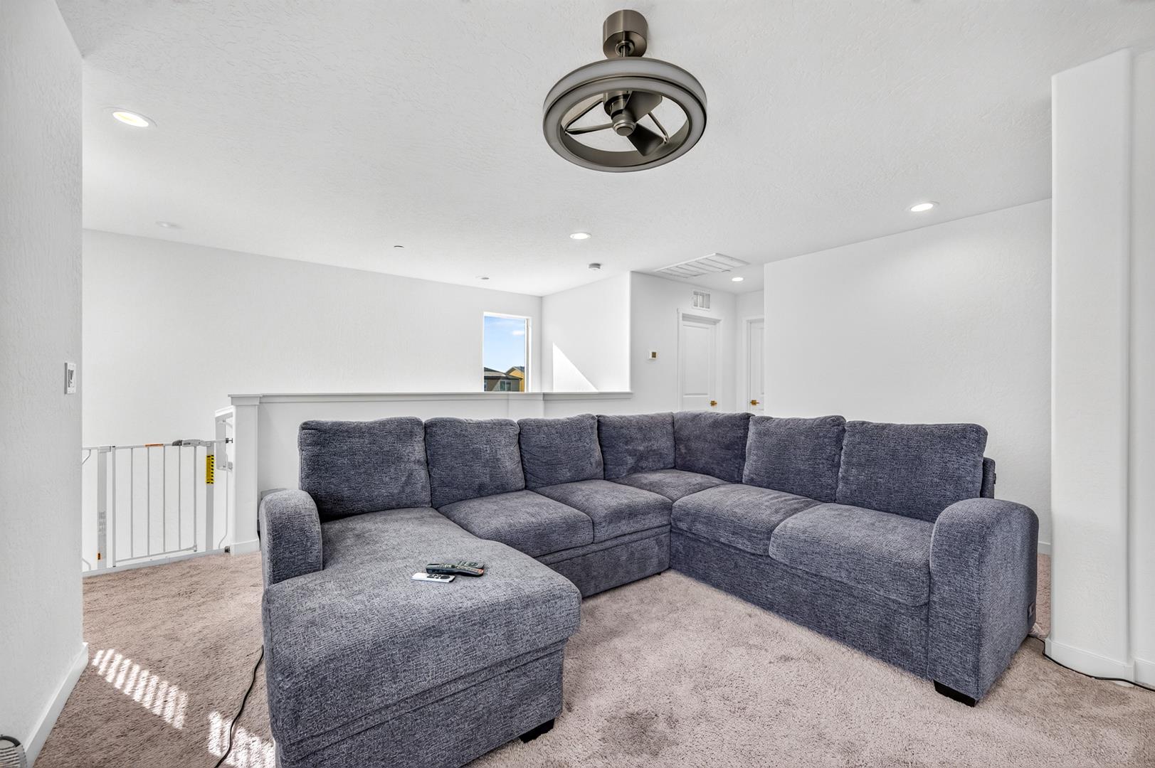 6050 W Swift Ave, photo 34