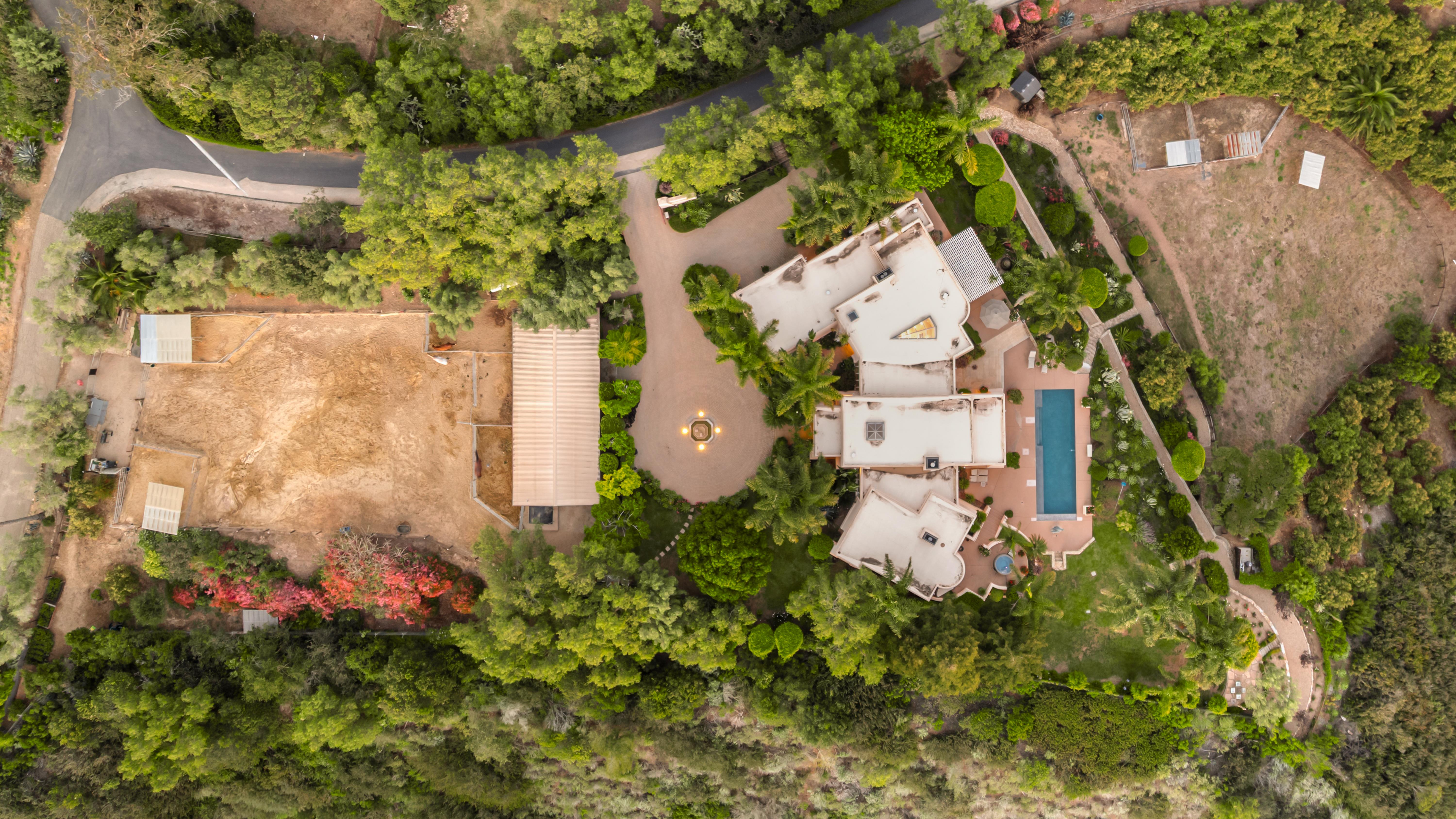 Real estate photography virtual tour of chef's kitchen at 11 Hunt Drive, Santa Barbara CA by VirTour Media