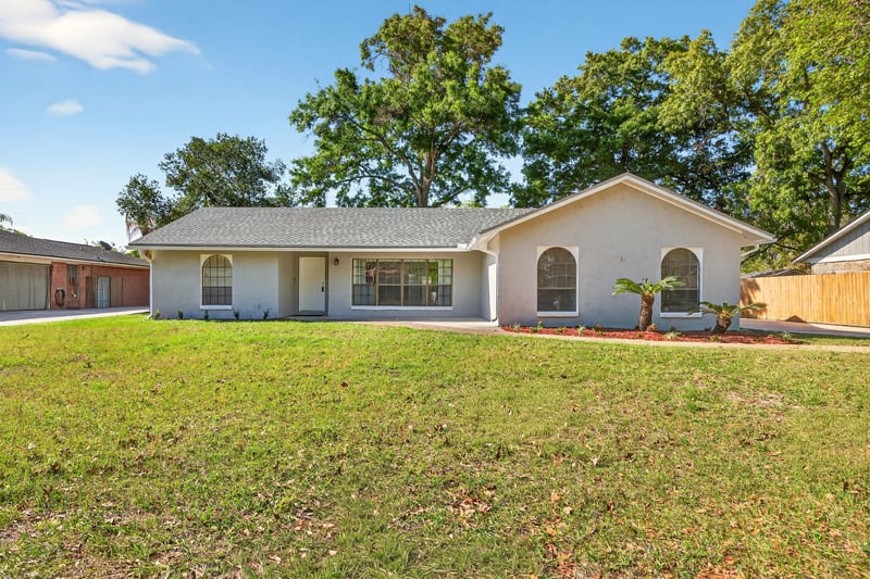 Photo 2 of 2027 Sussex Dr S, Orange Park, FL 32073, photographed by Megapixeler