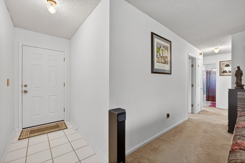 Photo 5 of 7987 Winterwood Ln, Jacksonville, FL 32210, photographed by Megapixeler