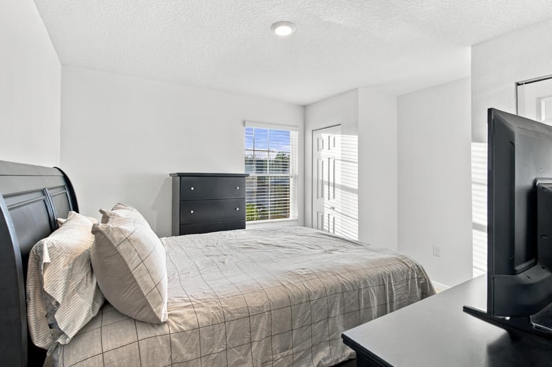Secondary bedroom view, photographed by Megapixeler on Haymon Ave, Jacksonville