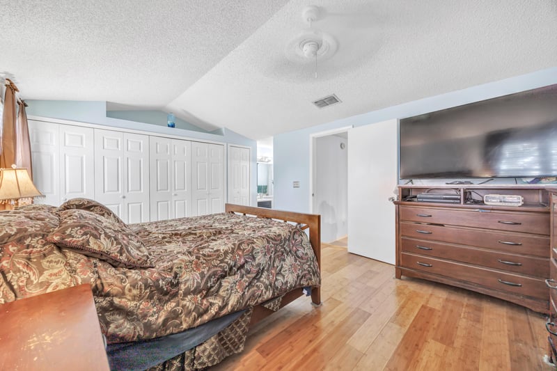 Photo 16 of 1522 Sand Dollar Cir, Neptune Beach, FL 32266, photographed by Megapixeler