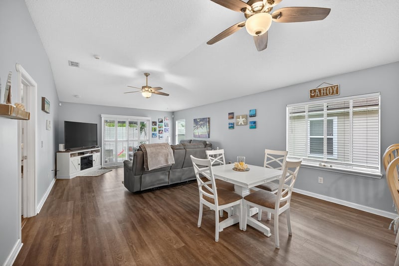 Photo 4 of 9167 Mill Grove Dr, Jacksonville, FL 32222, photographed by Megapixeler