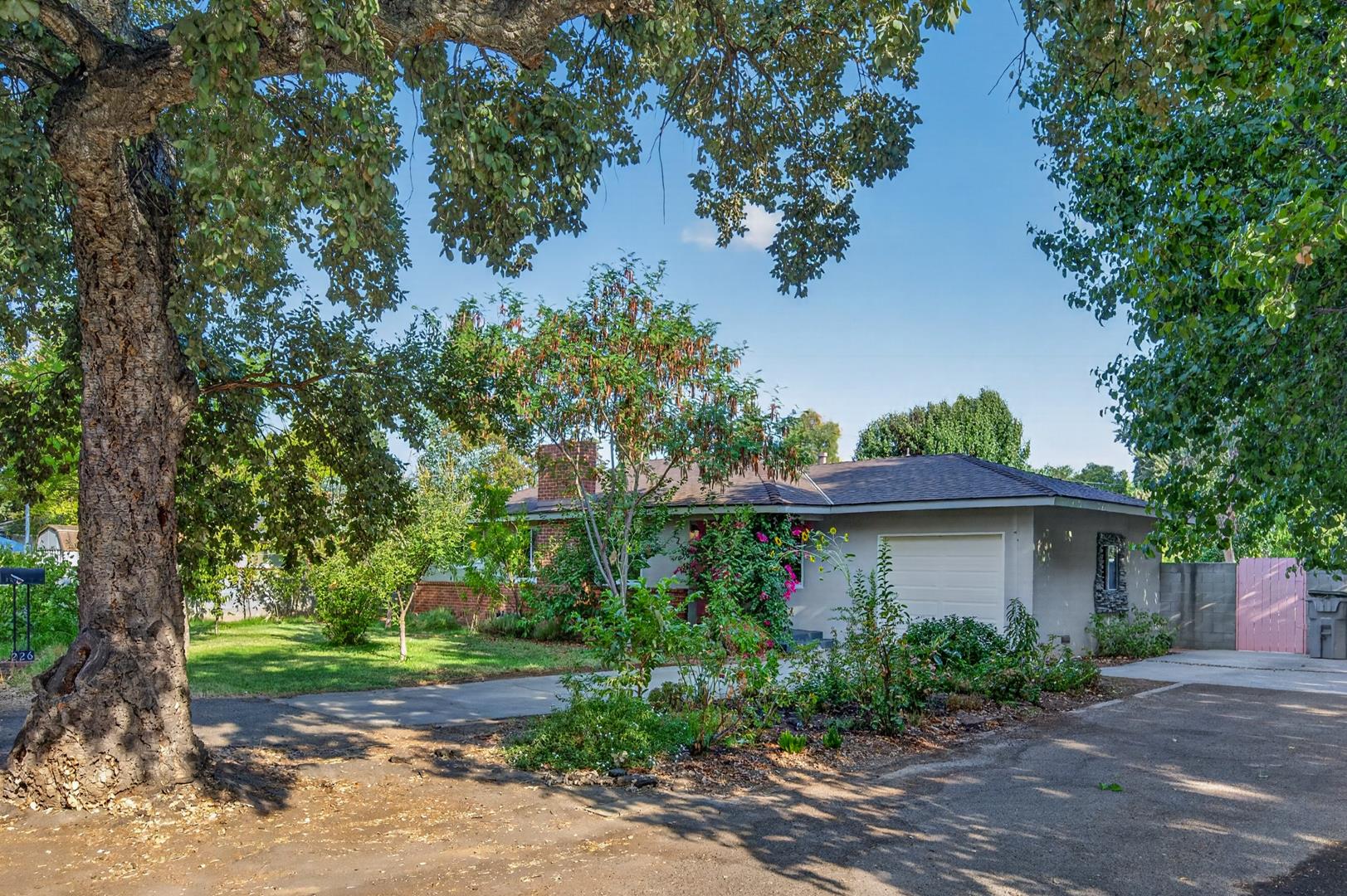 226 W Gettysburg Ave, Fresno CA