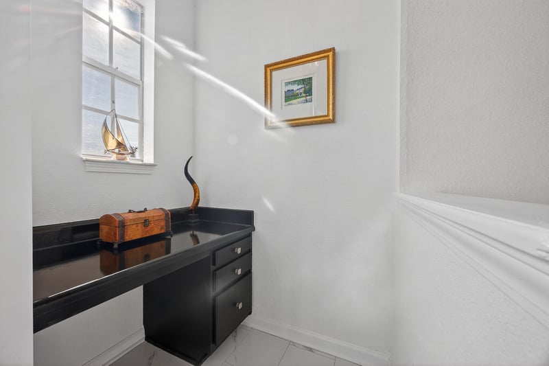 Photo 7 of 10075 Gate Pkwy N, Jacksonville, FL 32246, photographed by Megapixeler