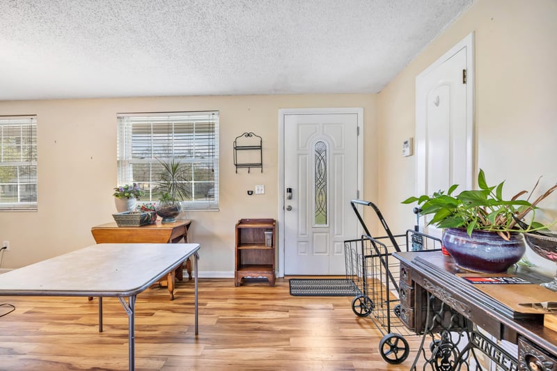 Photo 5 of 2823 Tanglewood Blvd, Orange Park, FL 32065, photographed by Megapixeler