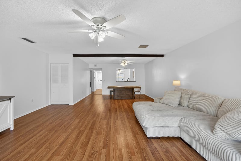 Photo 11 of 7936 Los Robles Ct #7936, Jacksonville, FL 32256, photographed by Megapixeler
