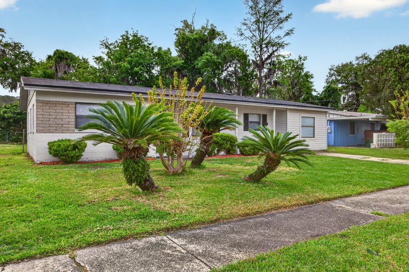 Photo 2 of 2839 Loran Dr W, Jacksonville, FL 32216, photographed by Megapixeler