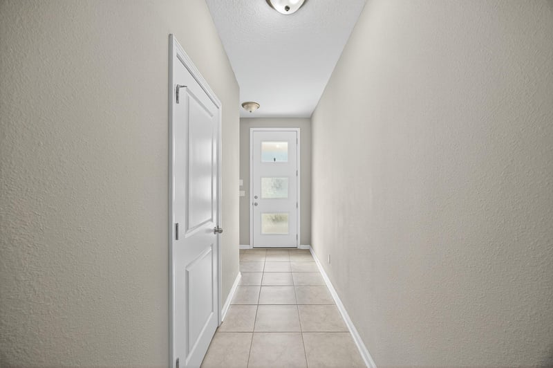 Photo 7 of 11233 Minnetta Ct, Jacksonville, FL 32256, photographed by Megapixeler