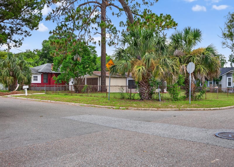 Photo 6 of 1011 Glencarin St, Jacksonville, FL 32208, photographed by Megapixeler