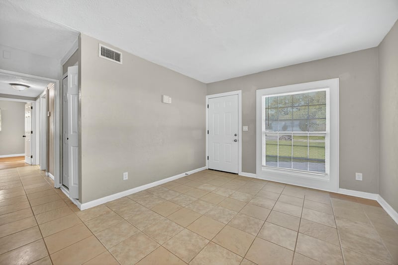 Photo 7 of 1458 Domas Dr, Jacksonville, FL 32211, photographed by Megapixeler