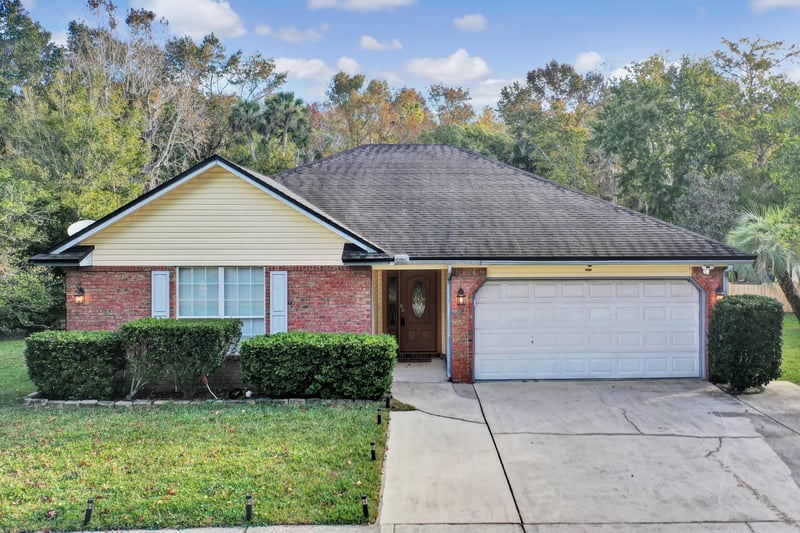 Front Drone at 2007 Hovington Cir E, Jacksonville, FL 32246