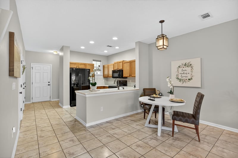 Photo 5 of 8875 Inlet Bluff Dr, Jacksonville, FL 32216, photographed by Megapixeler