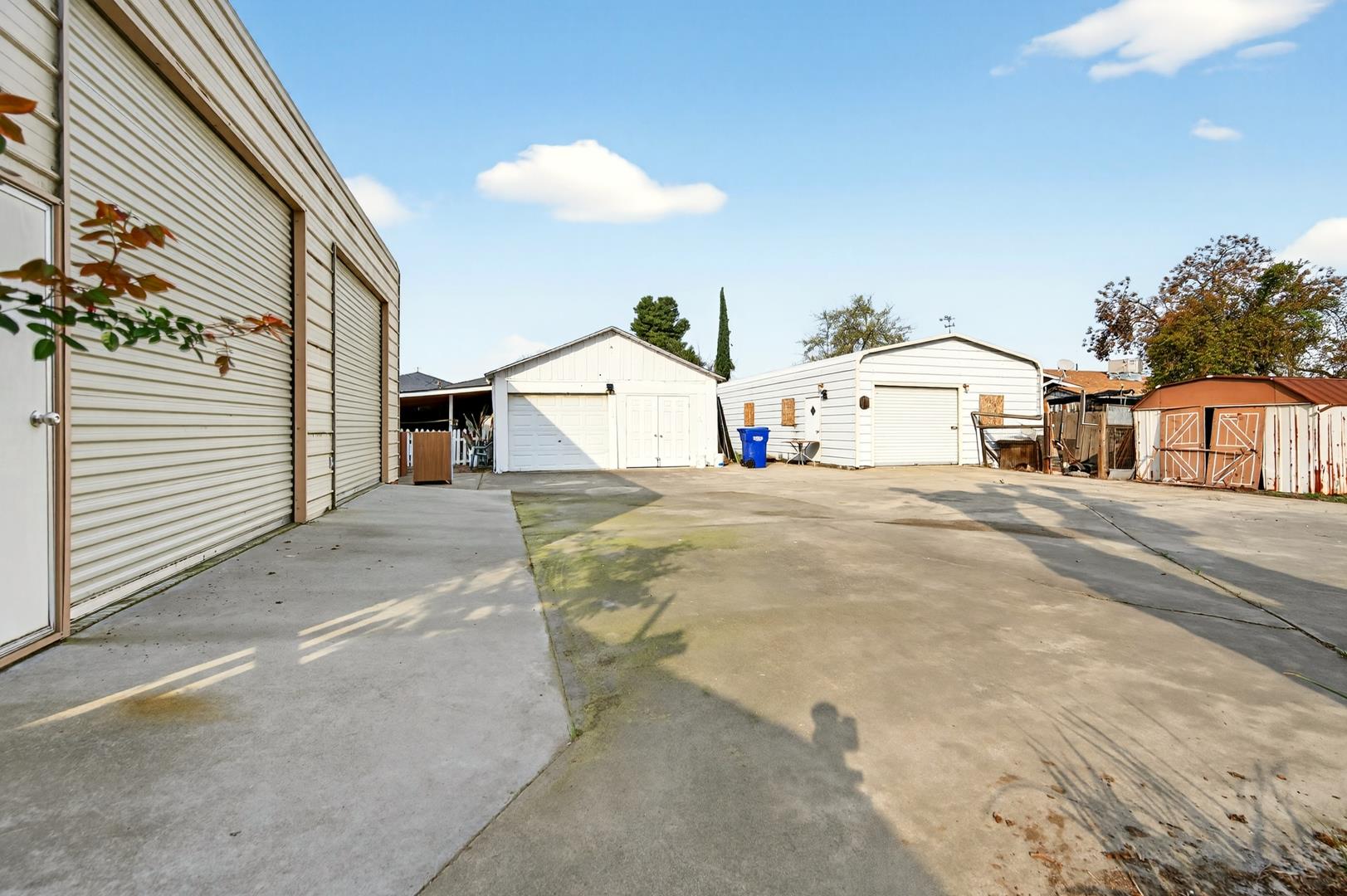435 N Alta Ave, photo 74