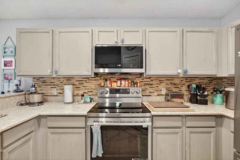 Photo 11 of 9167 Mill Grove Dr, Jacksonville, FL 32222, photographed by Megapixeler