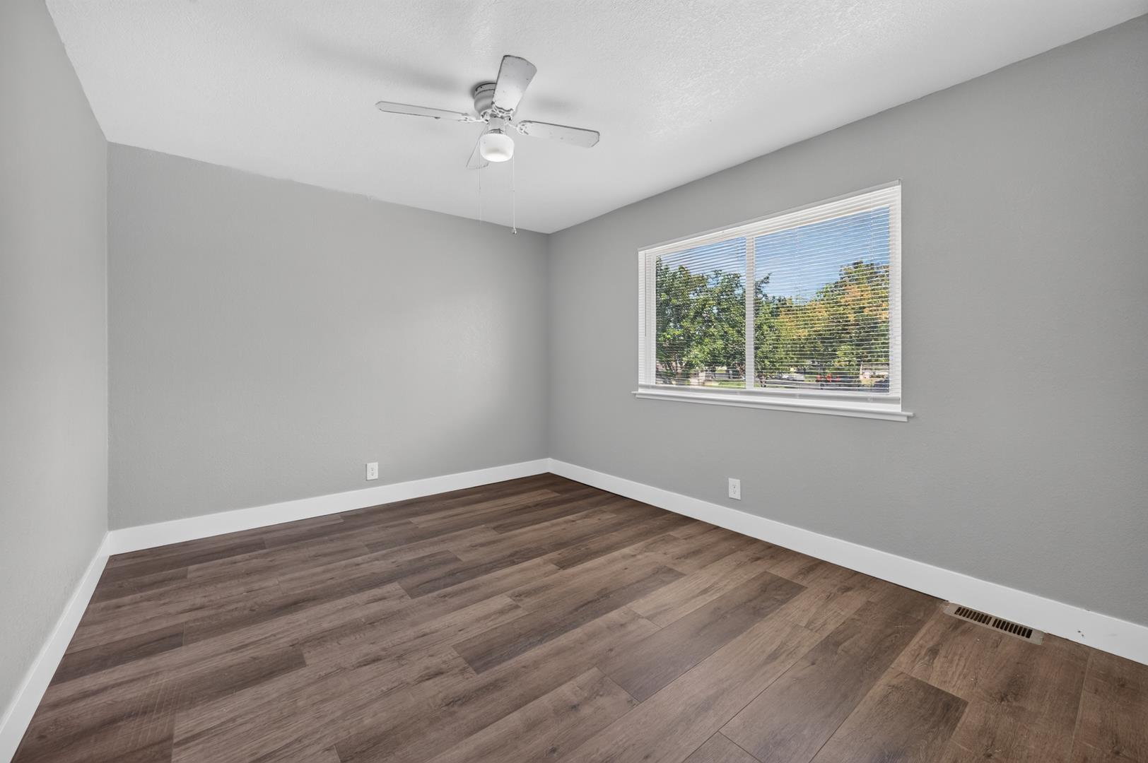 4917 N Holt Ave, photo 32