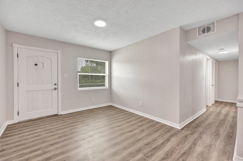 Photo 6 of 10268 Craig Dr, Jacksonville, FL 32225, photographed by Megapixeler