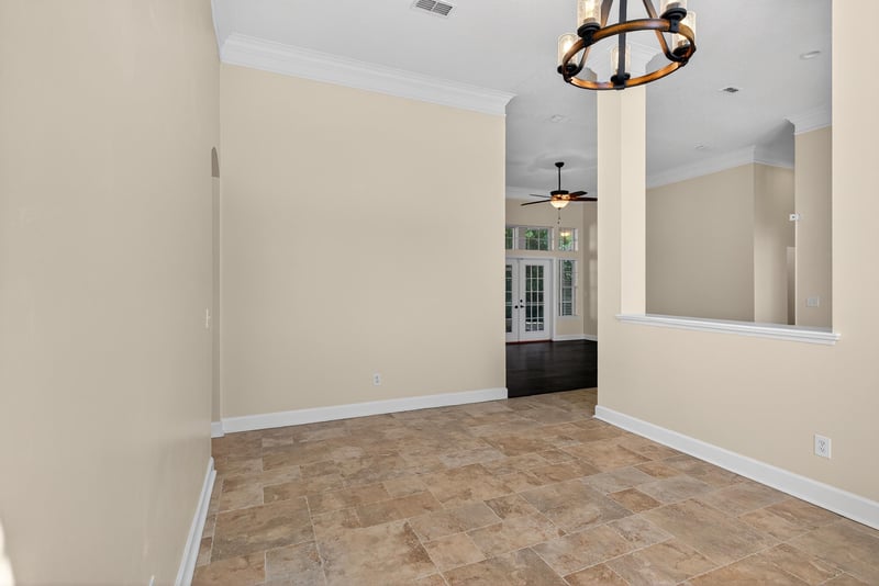 Dining at 577 Hunters Grove Ct, Orange Park, FL 32073