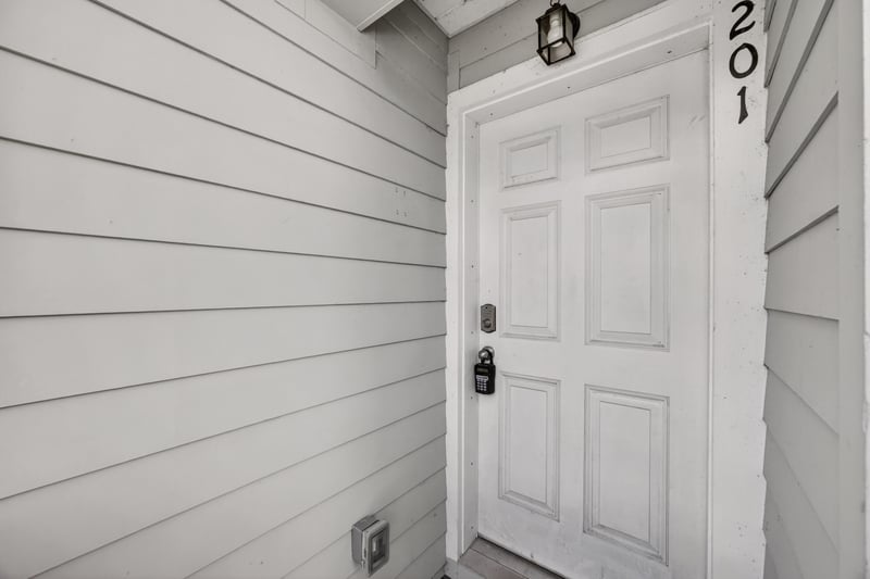 Photo 10 of 7650 Mailes Ct, Jacksonville, FL 32210, photographed by Megapixeler