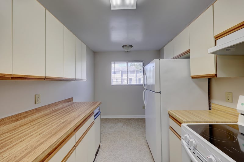 Kitchen at 3801 Crown Point Rd unit 2132, Jacksonville, FL 32257