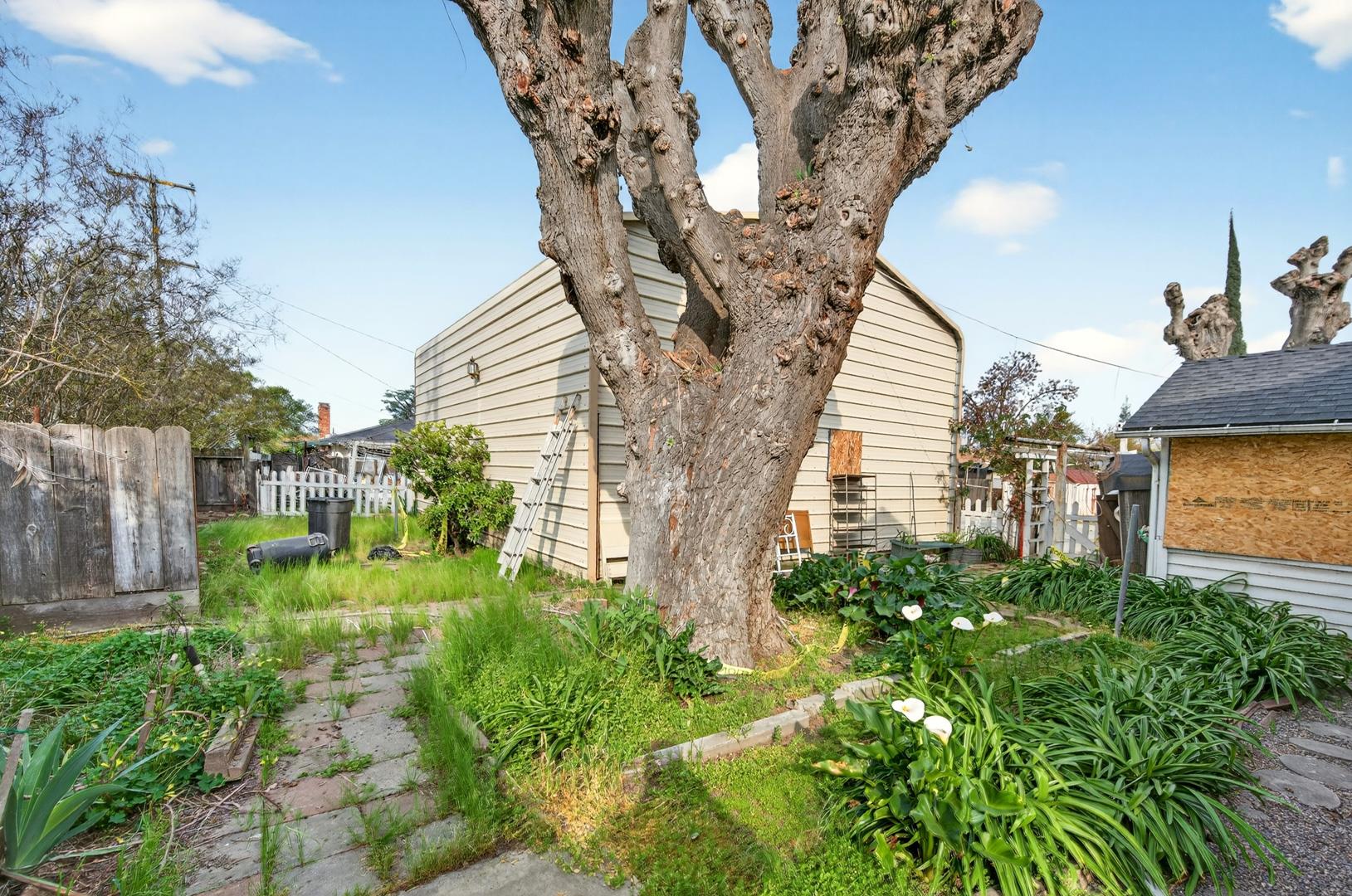 435 N Alta Ave, photo 91