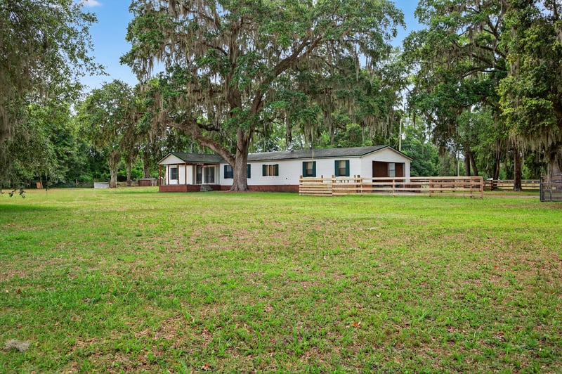 Photo 3 of 11844 SW County Rd 18, Hampton, FL 32044, photographed by Megapixeler
