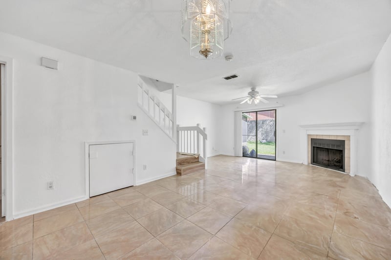 Photo 11 of 8300 Plaza Gate Ln unit 1062, Jacksonville, FL 32217, photographed by Megapixeler