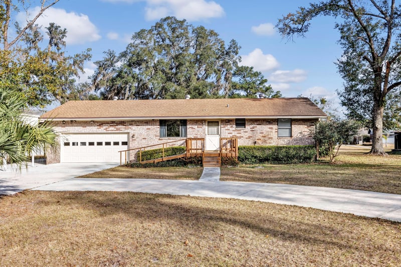 Photo 3 of 1019 Haynes Ct, Green Cove Springs, FL 32043, photographed by Megapixeler