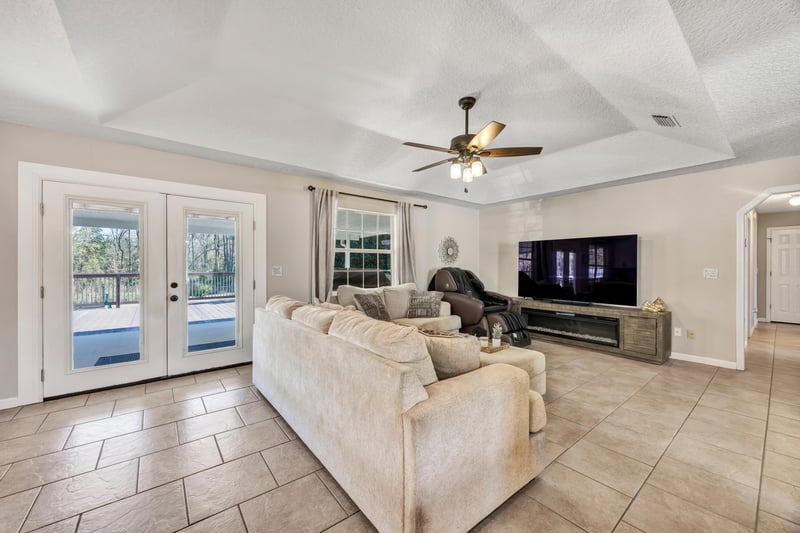 Photo 6 of 4919 Kangaroo Cir, Middleburg, FL 32068, photographed by Megapixeler
