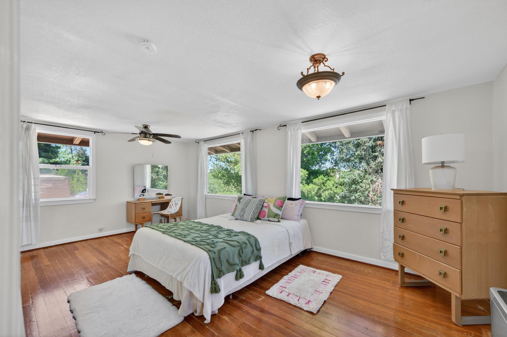 1220 E Sussex Way, photo 42