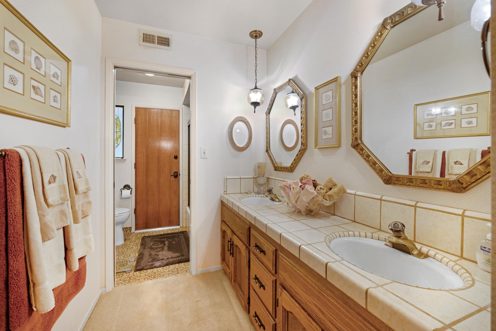 355 E Everglade Ave, photo 34