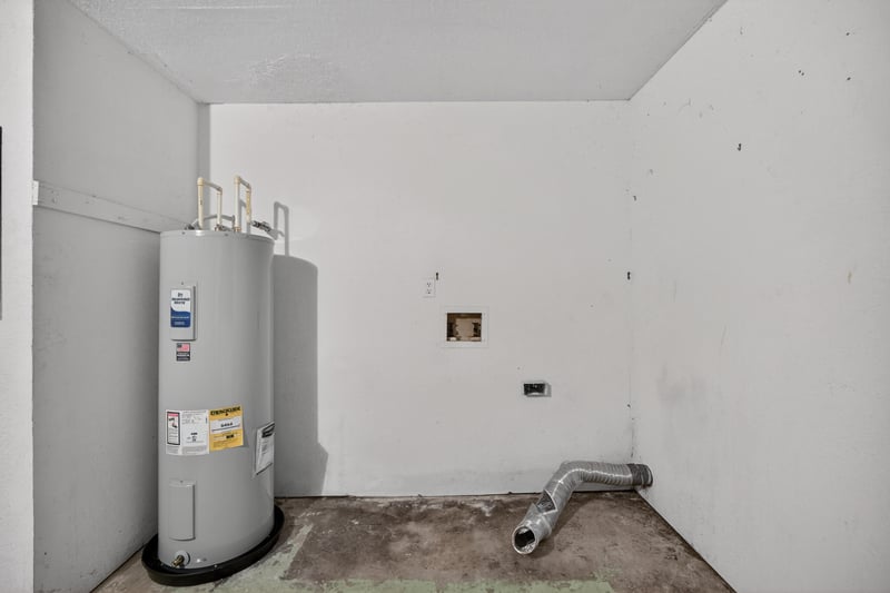 Laundry at 8725 Huntington Woods Cir N, Jacksonville, FL 32244