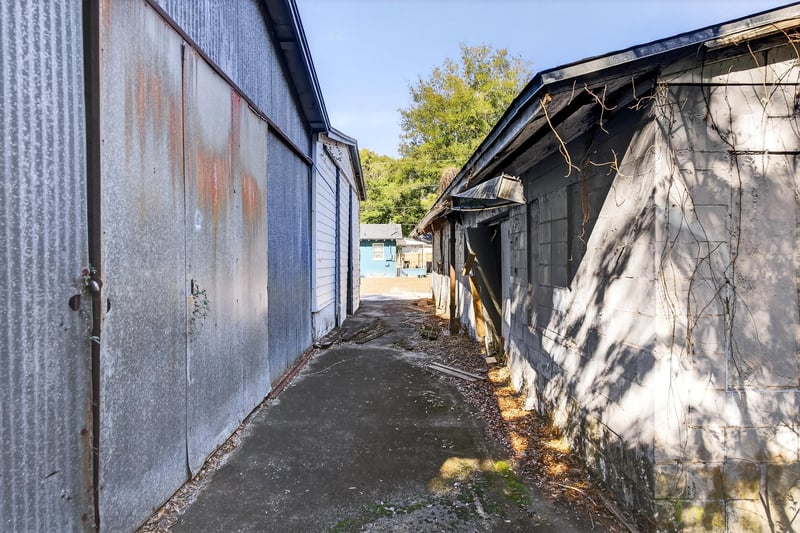 Photo 17 of 9620 Gibson Ave, Jacksonville, FL 32208, photographed by Megapixeler
