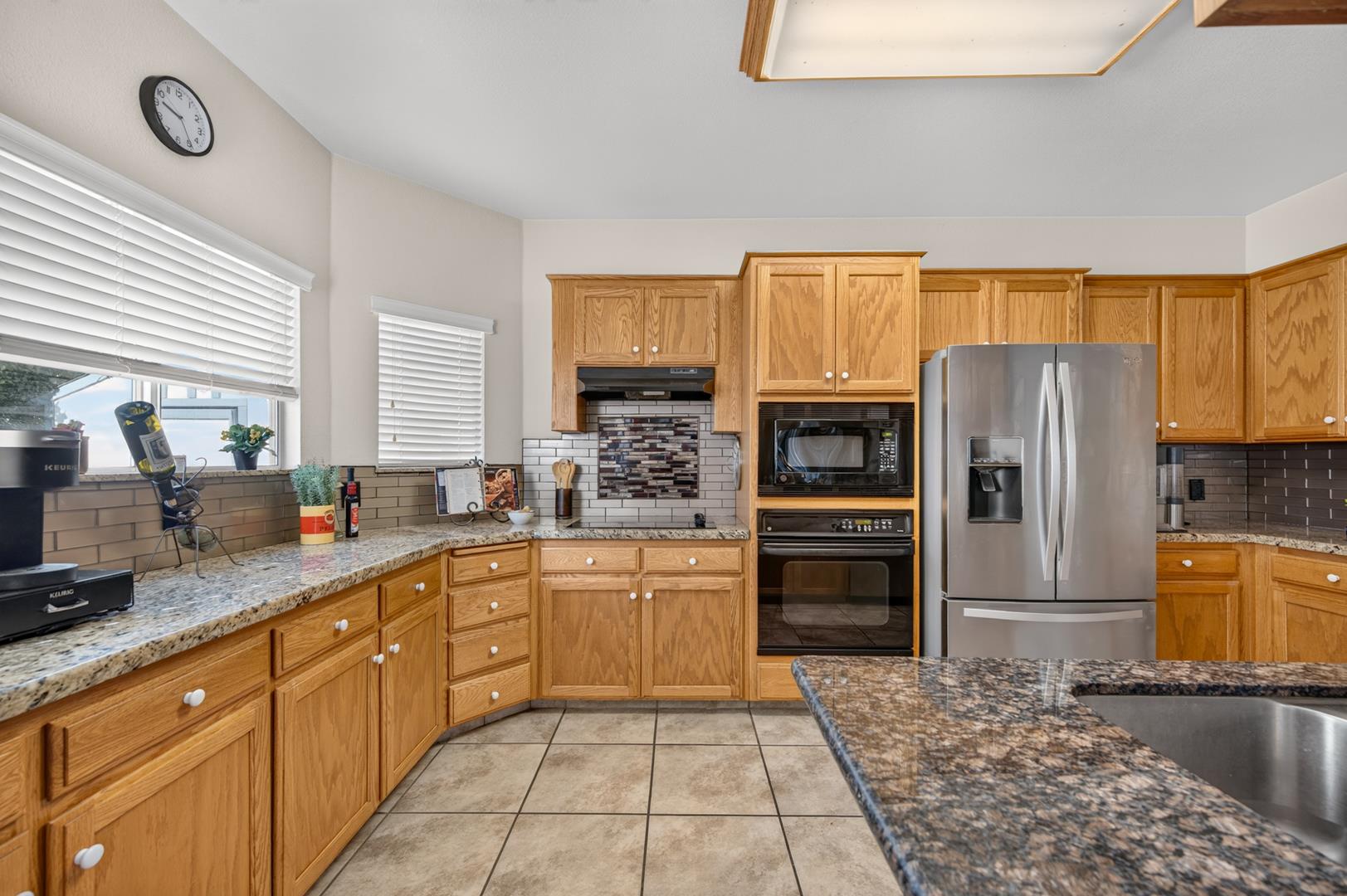 1888 El Paso Ave, photo 32