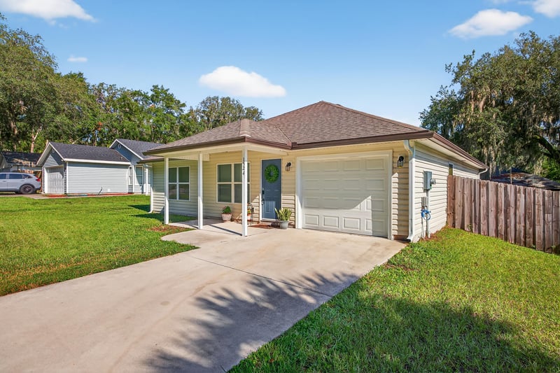 Photo 3 of 1524 Center St, Green Cove Springs, FL 32043, photographed by Megapixeler