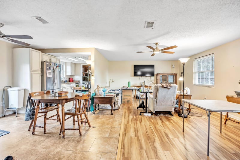 Photo 8 of 2823 Tanglewood Blvd, Orange Park, FL 32065, photographed by Megapixeler