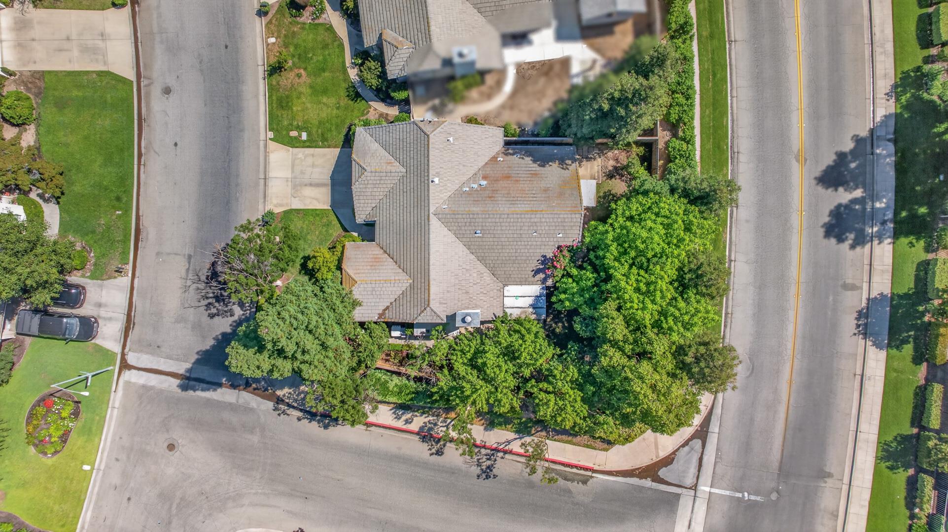 1327 E La France Dr, photo 11