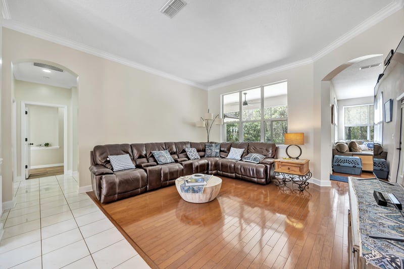 Photo 12 of 636 Wyndham Ct, Orange Park, FL 32073, photographed by Megapixeler